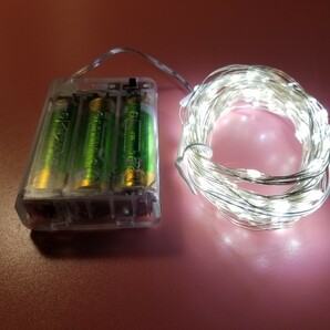 LED ストリングライト 10ｍ 白色 100個の電球 3xAA電池式