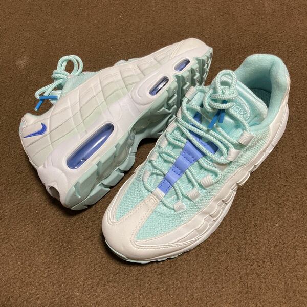 NIKE AIRMAX 95 新品　22.5cm 307960 306 ナイキ　エアマックス95 レディース　ガールズ　キッズ　ライトブルー　アクア　スカイ　ブルー