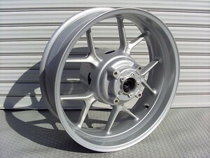 * Triumph Tiger 1050 original rear wheel (17×5.50 silver TRIUMPH TIGER 1050 rear wheel 