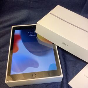 i Pad 第6世代 128GB WiFiモデル スペースグレイ(ケース付)