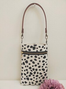 ☆ハンドメイド☆ スマホポーチ ダルメシアン柄 モノトーン