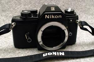 Nikon ニコン 人気の高級一眼レフカメラ EM ボディ　作動品 （腐食無し）