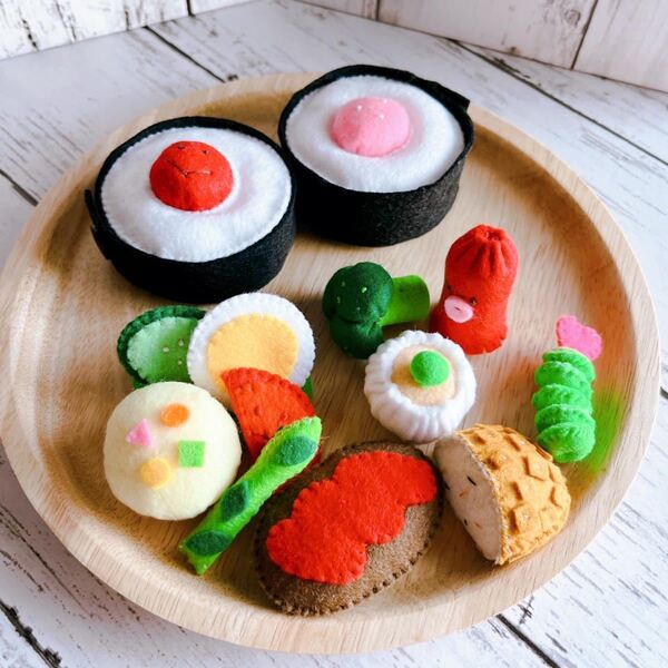 フェルトおにぎり フェルトお弁当 フェルトままごと ままごと ハンドメイド フェルトおもちゃ