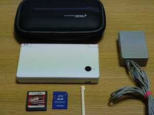 DSi 本体 充電器 SDカード タッチペン ジャンプアルティメットスターズ 純正ケース