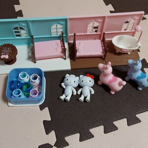 ダイソー キティちゃん 着せ替え 家具 スィーツパラダイス