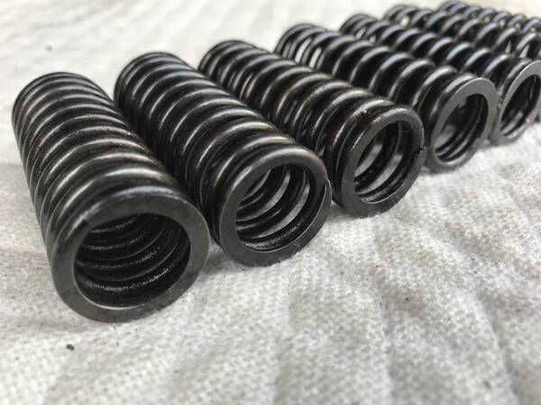 陸王750cc用 バルブスプリング未使用当時の物 8本