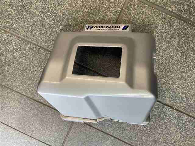 内装品、シート 空冷VW type‐Ⅰ6Vバッテリーカバー(中古) 海外通販