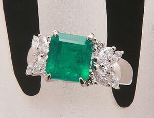 { pawnshop exhibition }Pt900* gorgeous . natural emerald 2.45ct ring *k-4255