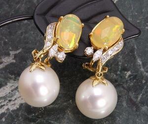 { pawnshop exhibition }k18* natural opal . White Butterfly pearl. earrings *C-2717