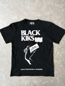 美品 KIKS TYO キックスティーワイオー プリントTシャツ Sサイズ 黒 BLACK KIKS BLACK×BLACK BLACK FLAG 