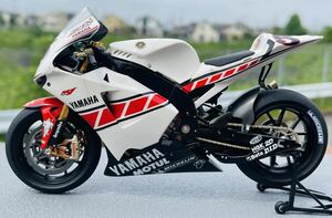 Самостоятельный готовый продукт 1/12 № 1051/12 Yamaha YZR-M1 50-й годовщины Valencia Aque Kit Yamaha YZR-M1