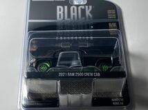 チェイス グリーンマシン グリーンライト 1/64 2021 ラム 2500 クルー キャブ Greenlight 1/64 2021 RAM 2500 Crew Cab Black Bandit_画像7