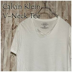 ★Calvin Klein Vネック半袖 Tシャツ カルバンクライン