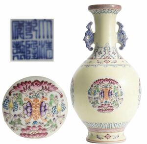 中国古玩　古美術　時代　粉彩花卉文花瓶　在銘　唐物　高さ26ｃｍ径11ｃｍ