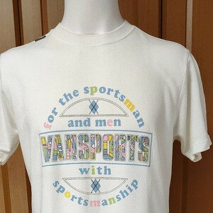 VANSPORTS半袖TシャツM 白 凸凹ワッフル素材にカラフルロゴ ヴァンスポーツ 昭和レトロビンテージ 80' 90'か？ 