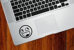 MacBook iPad ステッカー シール Epic Smiley (ブラック)