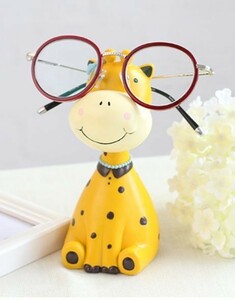  glasses stand cute . animal .... Poe z( giraffe )