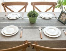テーブルクロス テーブルランナー風の2色使い 3本の刺繍ライン入り フリンジ付き グレー系 (正方形 90×90cm)_画像3