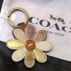 コーチ COACH フラワーモチーフ ジーンズ系 キーホルダー/チャーム