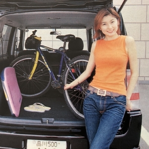 ○ 小谷美裕 車 トヨタ bB 雑誌 切り抜き 2P/27100