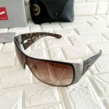 os70★ 美品　レイバン RayBan レイバンサングラス ケース、元箱付き　RB 3361 041/13 3N 豹柄　？シルバー？_画像2