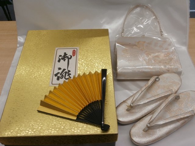 ヤフオク! -「和装 バッグ 草履」の落札相場・落札価格