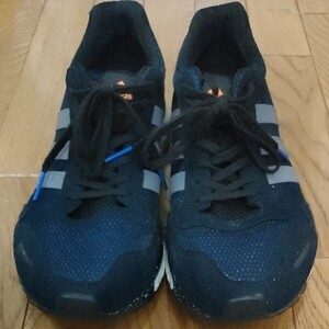 アディダス ランニングシューズ
