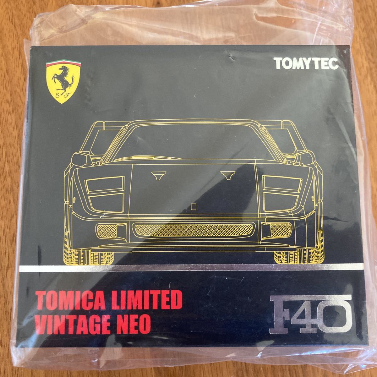 Takara Tomy Mall Original Ferrari F40 TOMICA LIMITED Vintage Neo TLV-Neo Jaune 