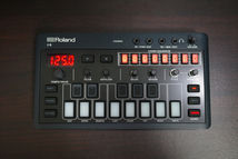 美品・送料無料 　Roland J-6 ( j 6 juno-60 AIRA Compact 音源モジュール コード シンセサイザー MIDI シンセ )　国内正規品_画像1