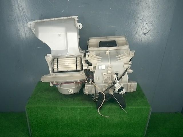 ヴィッツ DBA-SCP90 A/Cクーリングユニット F 068 デンソー 443210-2905/443200-9904 87050-52033/87010-52A13