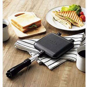 ココカフェ アルミニウムホットサンドメーカー 液もれしにくいカギ型合わせフラット&波型組み合わせプレート CC-22 直火専用