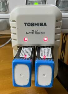 TOSHIBAニッケル水素電池用充電器　TNHC-622SC　電池付き　PSEマーク有