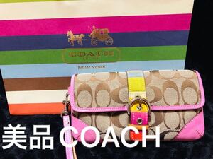 美品COACHポーチ