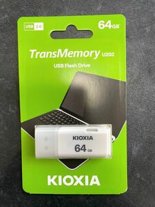 USBメモリー64GB