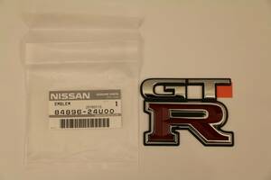 BCNR33　スカイラインGT-R　V-ｓｐｅｃ　リアエンブレム　日産純正　84896-24U00 　新品未使用 即納在庫有り　N33-2