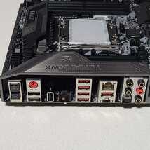 MSI X299 TOMAHAWK IOパネル付属 LGA2066 ATXマザーボード 最新Bios 動作確認済 PCパーツ_画像2