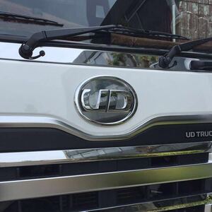 品質UP！UD トラック エンブレム メッキ調 ステッカー マグネット式