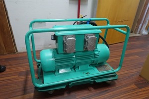 EXEN　高周波インバーター　3口　HFC2.4CB　高周波バイブレーター　2.4kVA　3P200V　バイブ　コンクリ　コンクリート