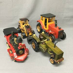 040628 209054-3 玩具 おもちゃ 木のおもちゃ 置物 オブジェ 木彫り 木工細工 木造 木製 乗り物 トラクター 汽車 4点 まとめ