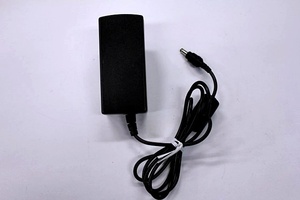 Lenovo EA1020CU /USB2.0 Super Multi-Burner Drive Power Adapter 16V 1.26A/ 外径約4.8mm 内径約1.7mm ◆ LenovoAC16V04Y