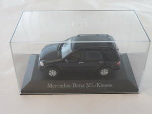 ★美品★Mercedes-Benz ML-Class ミニカー1/43 ダークネイビー ケース付 イクソ社製