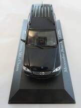 ★美品★Mercedes-Benz ML-Class ミニカー1/43 ダークネイビー ケース付 イクソ社製_画像4