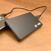 【USB 3.0 接続】 化粧箱入り 2.5インチ HDD/SSD ケース USB 3.0 接続 SATA ハードディスクケース 4TBまで 工具不要 【黒】_画像5