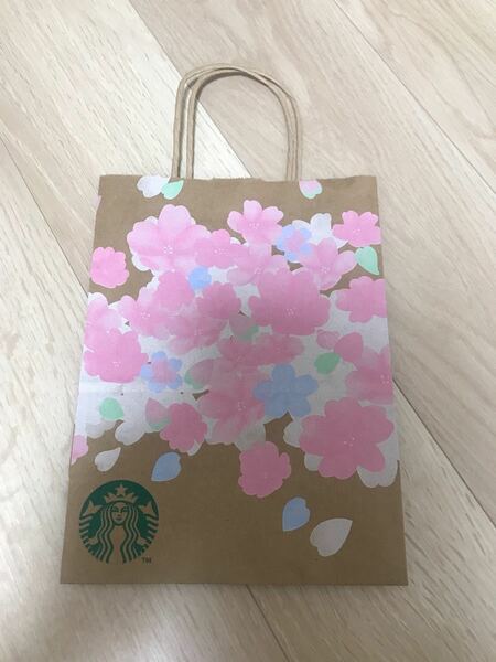 スターバックス　桜　紙袋