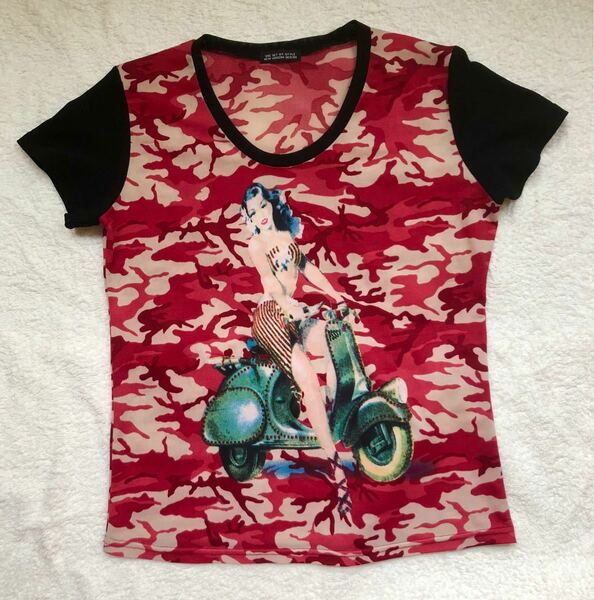 バイクに乗ったお姉さんＴシャツ