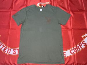 中古美品　made in USA USMC BRAVO 5-52 DEATH BEFORE DEFEAT SPARTAN SHIELD 2018 コットンTシャツ GILDAN製 MEDIUM OD