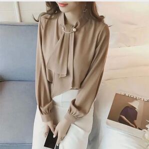 ボウタイブラウス beige