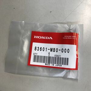 M3908 HONDA サイドカバー　新品　品番83601-MB0-000 CB400SF