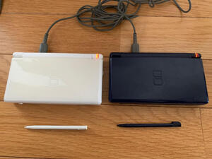 動作品 Nintendo DS lite 2個 バッテリー2個