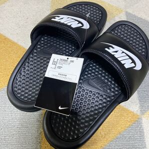 NIKE ベナッシ 23
